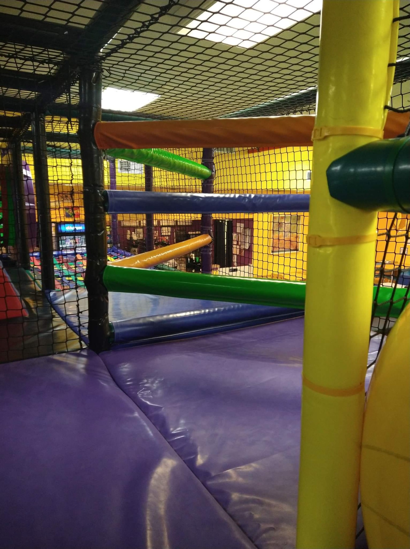 mandeesfuntasticplaycenter